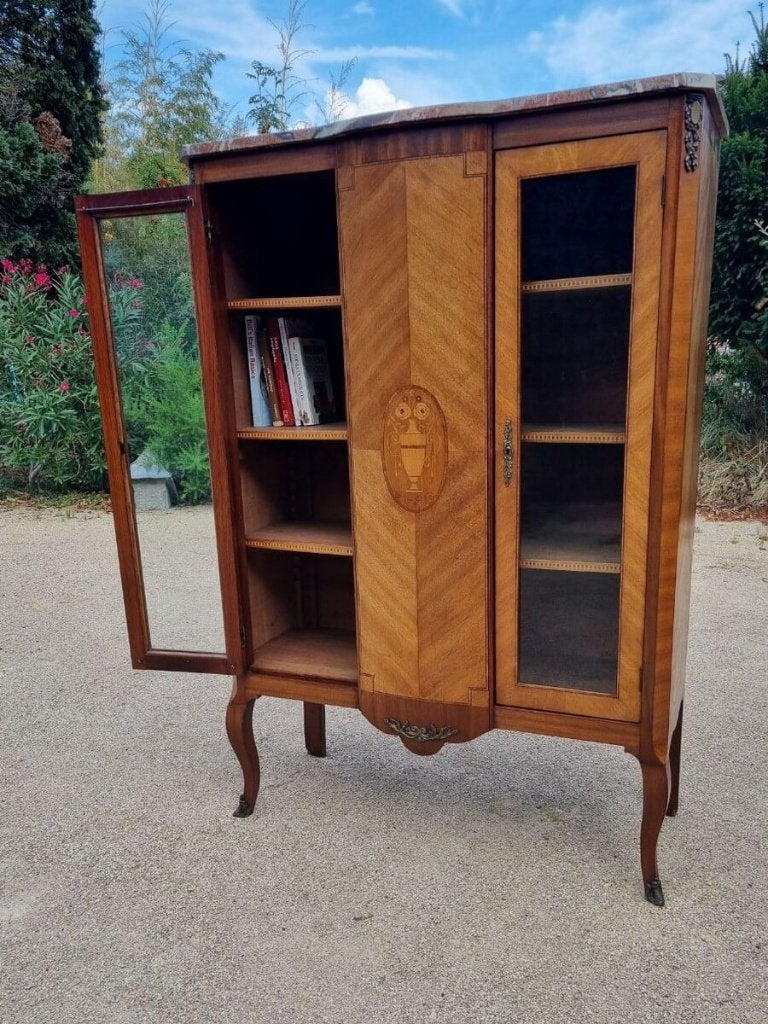 Vintage houten vitrinekast met marmeren blad, Ophalen, 100 tot 150 cm, Barok-Rococo-Antiek, Overige houtsoorten