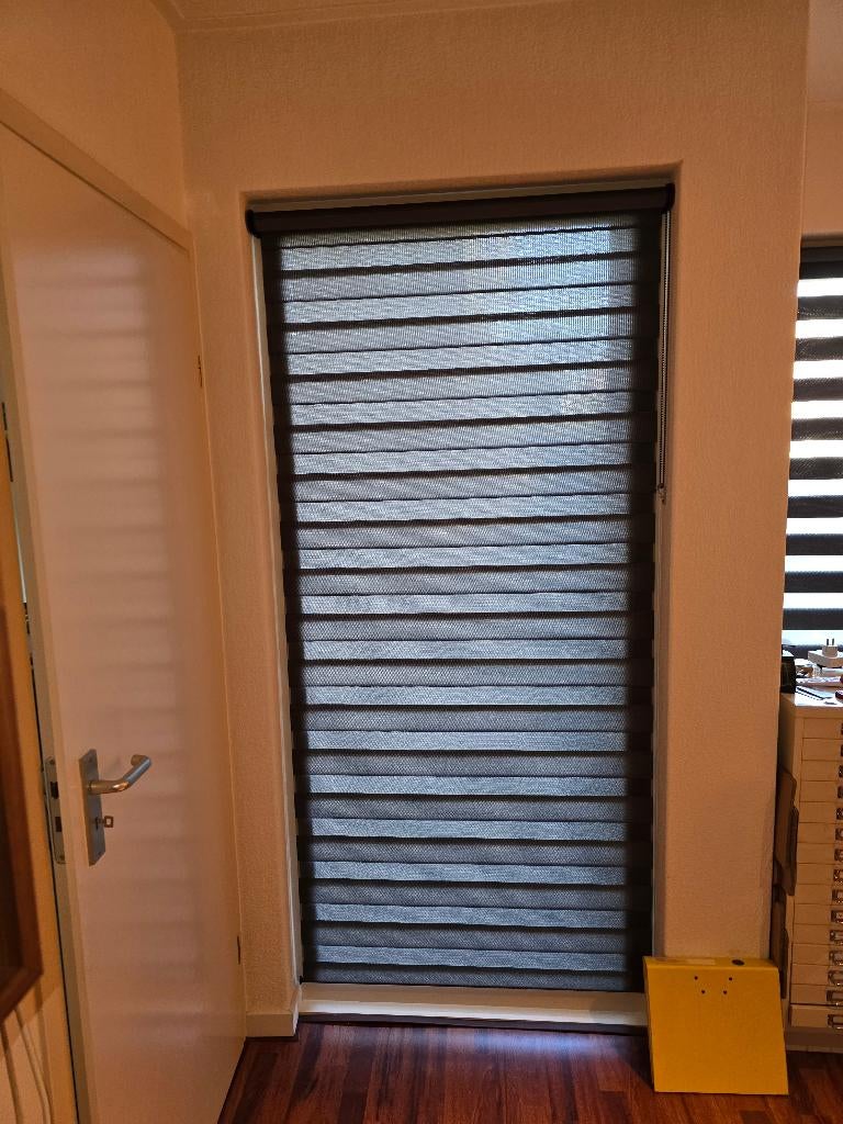 Luxaflex Twist rolgordijnen Metaphor 4769, Ophalen, Gebruikt, 200 cm of meer, Zwart