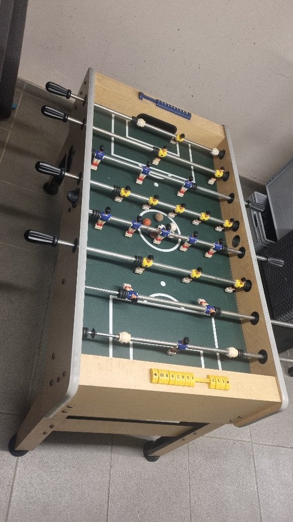 Table de football avec barres télescopiques continues., Enfants & Bébés, Enlèvement, Utilisé