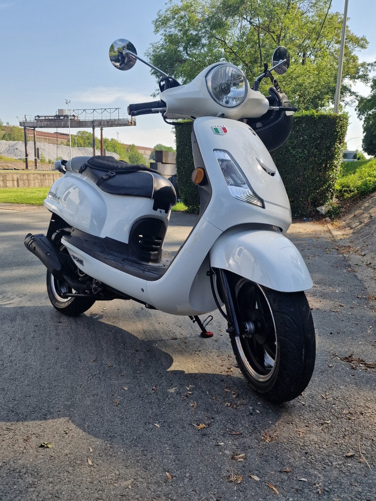 Sym fiddle 2. 2017, Fietsen en Brommers