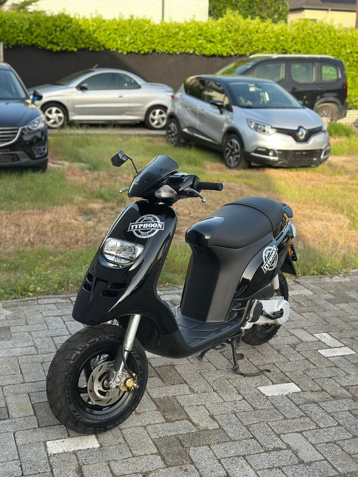 Piaggio typhoon “1300km” nieuwstaat!!, Vélos & Vélomoteurs, Scooters | Piaggio, Autres modèles, Comme neuf, Classe B (45 km/h)