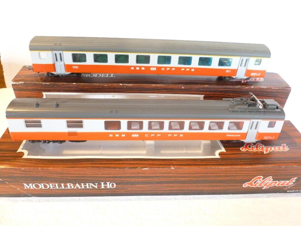 TRAINS HO, Hobby en Vrije tijd, Modeltreinen | H0, Zo goed als nieuw, Wagon, Gelijkstroom, Liliput, Ophalen of Verzenden