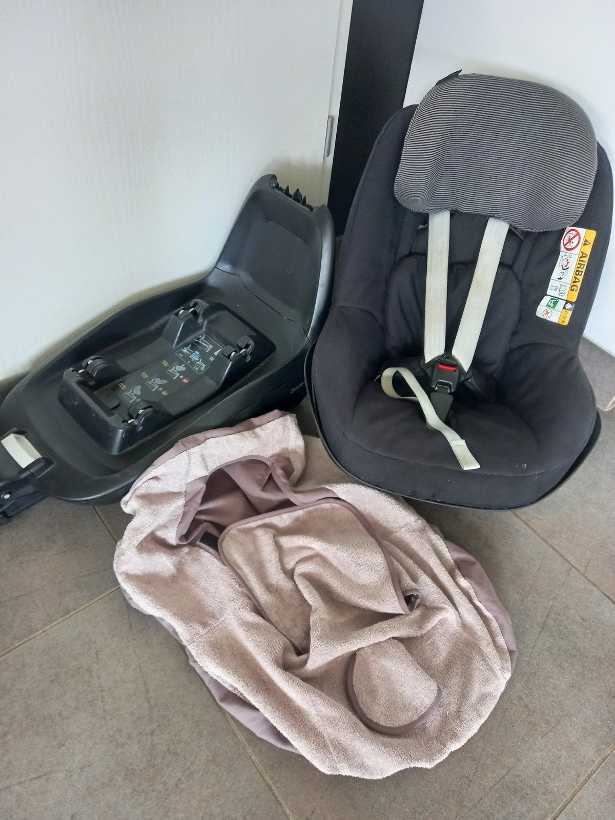Autostoel Maxi-Cosi 2 way Pearl incl. Isofix en hoes, 0 à 18 kg, Mode veille, Enlèvement, Isofix