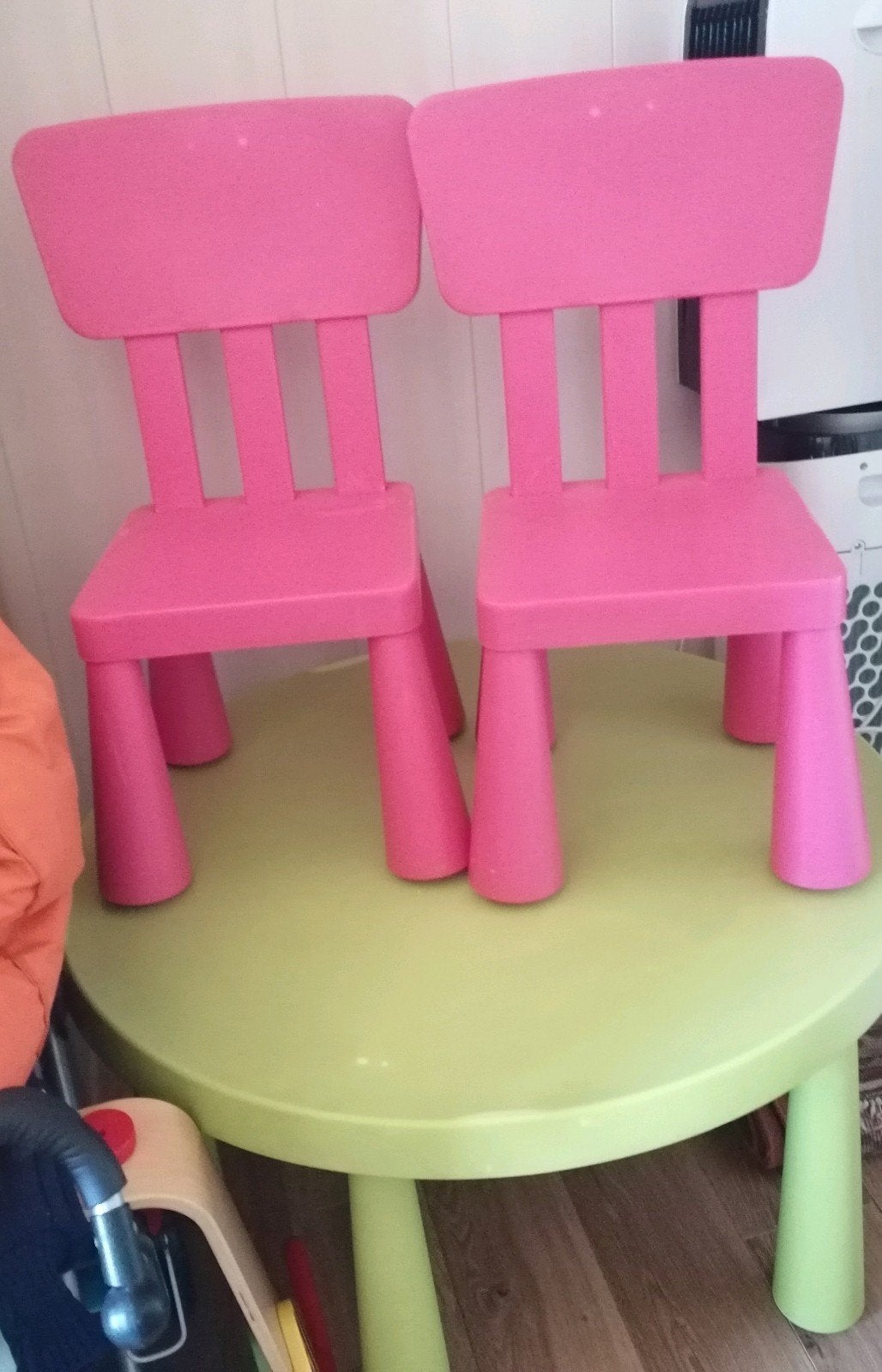 Tafeltje met twee stoeltjes, Ophalen