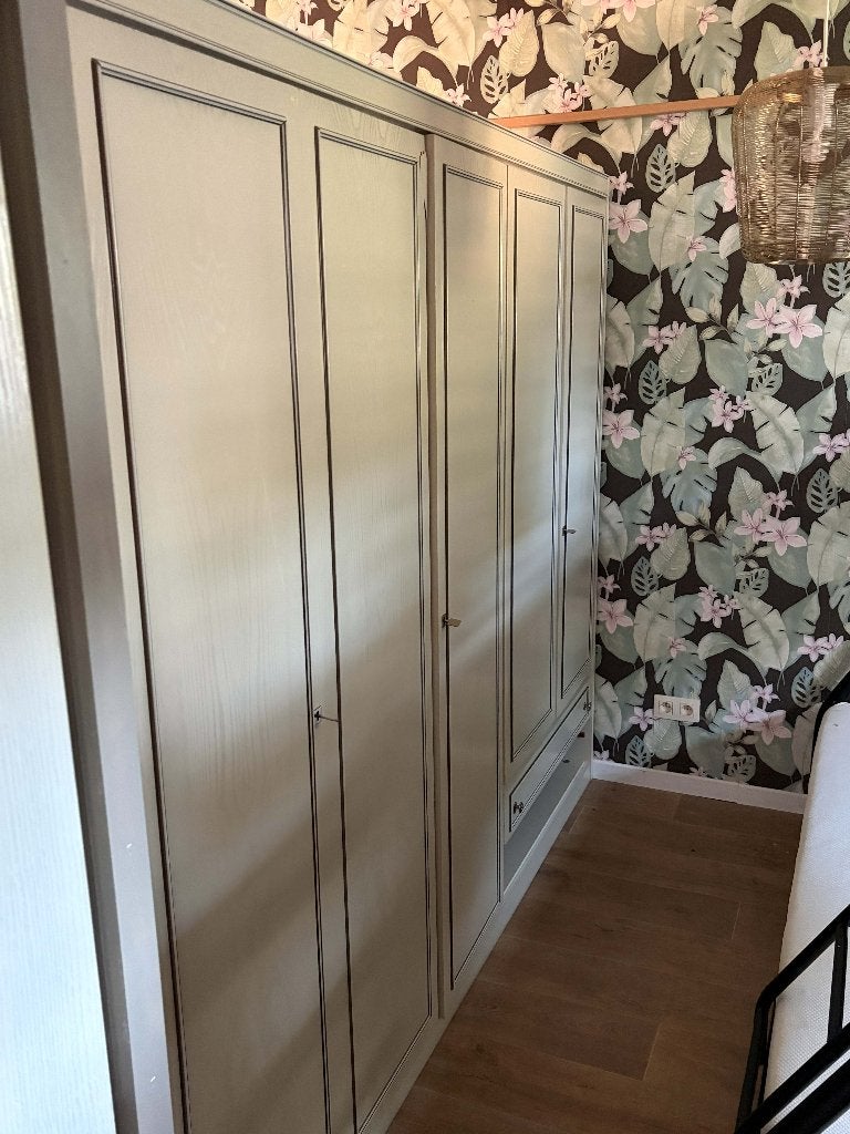 kleerkast, 25 à 50 cm, 200 cm ou plus, Utilisé, Avec tablette(s)