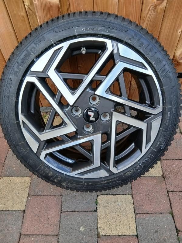4 NOUVELLES JANTES ÉQUIPÉES DE NOUVEAUX PNEUS HIVER, Autos : Pièces & Accessoires, Pneus & Jantes, Neuf, Pneus et Jantes, 17 pouces
