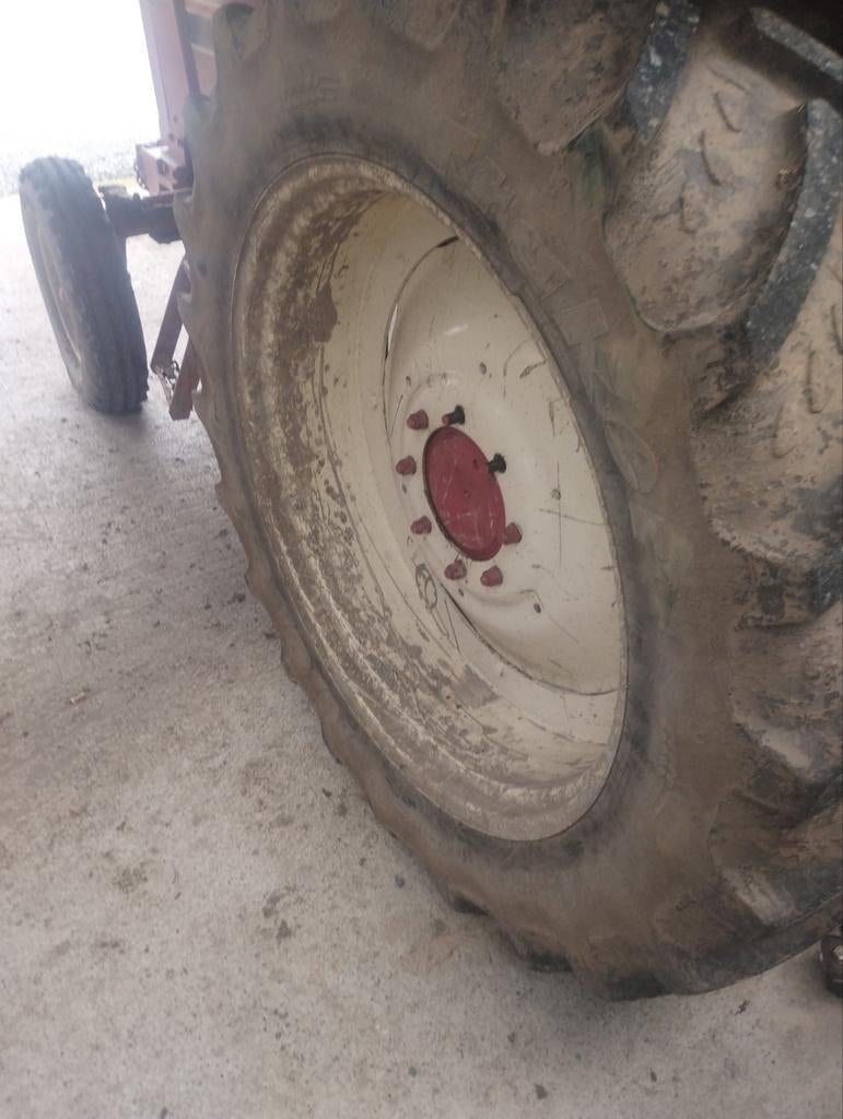 Roues complètes pour case international 13.6.38, Articles professionnels, Agriculture | Pièces | Pneus, Jantes & Essieux, Enlèvement
