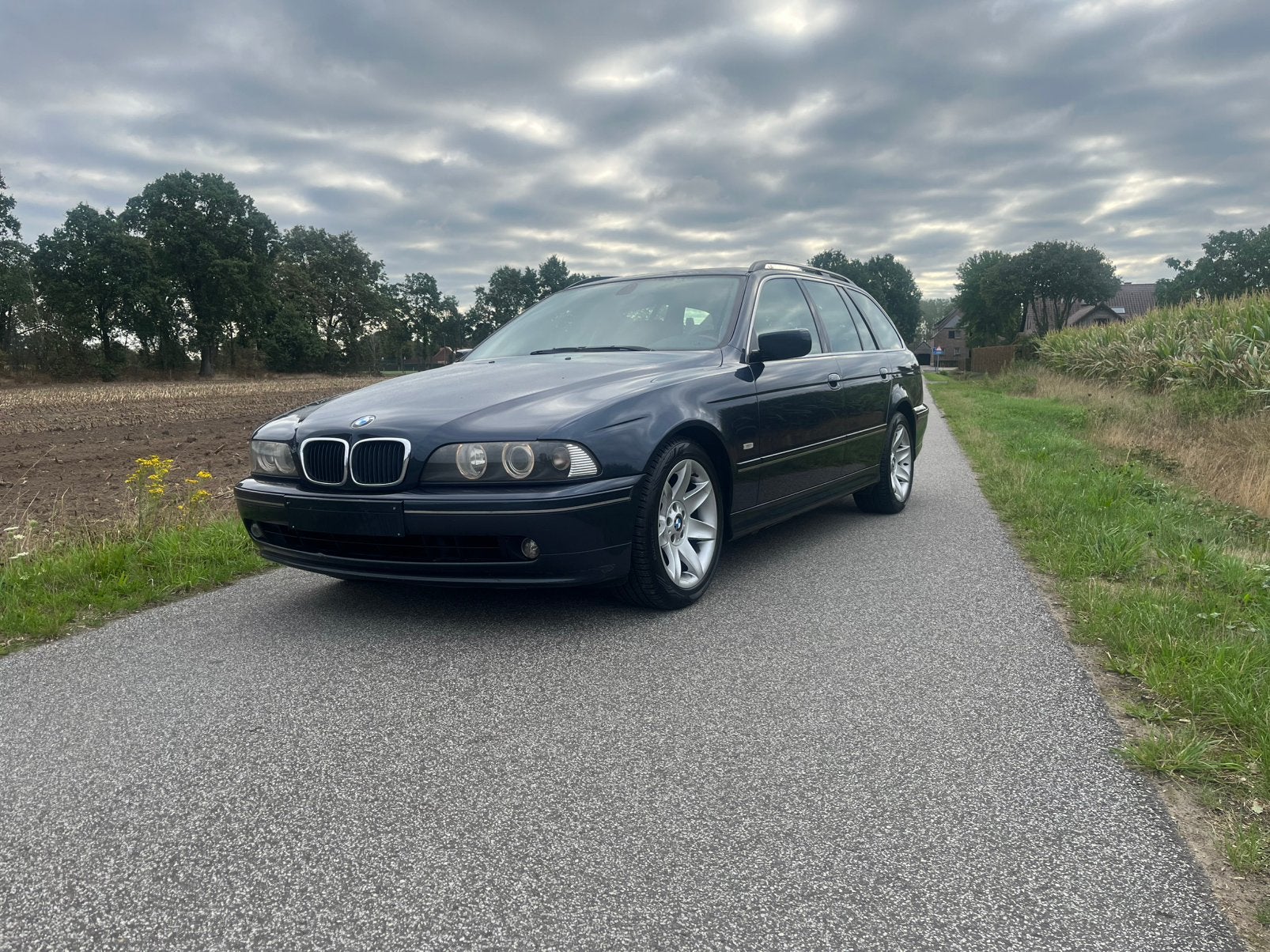 Bmw E39 525d touring M57, Achterwielaandrijving, Zwart, Blauw, Leder