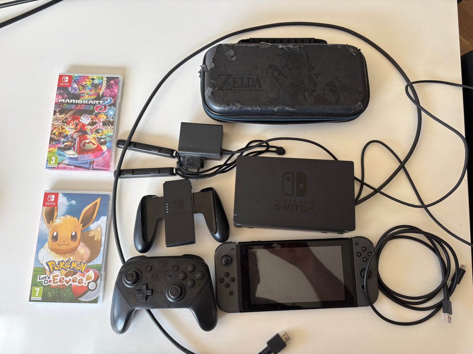 Nintendo Switch 1 + 2 games + case, Consoles de jeu & Jeux vidéo, Avec 1 manette, Enlèvement, Utilisé, Switch Original