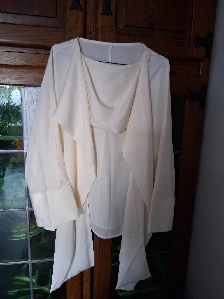 Blouse met lange mouwen en gedrapeerde watervalkraag, Beige, Onbekend, Nieuw, Ophalen of Verzenden