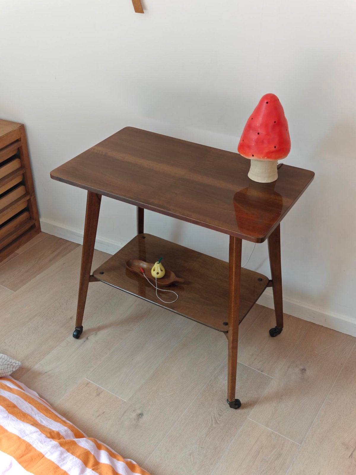 Vintage bijzettafel/tv-meubel/ plantentafel, Ophalen, Vintage, 55 tot 75 cm, Zo goed als nieuw