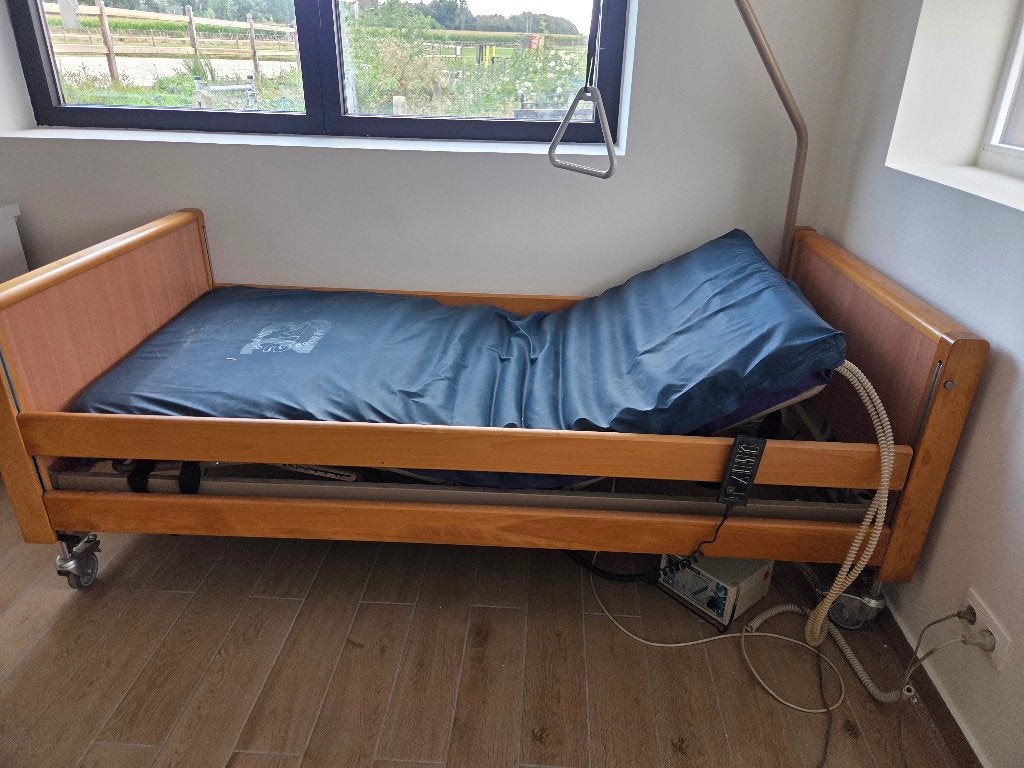 Matelas anti-escarres à air compresseur, Enlèvement, Comme neuf, Matelas