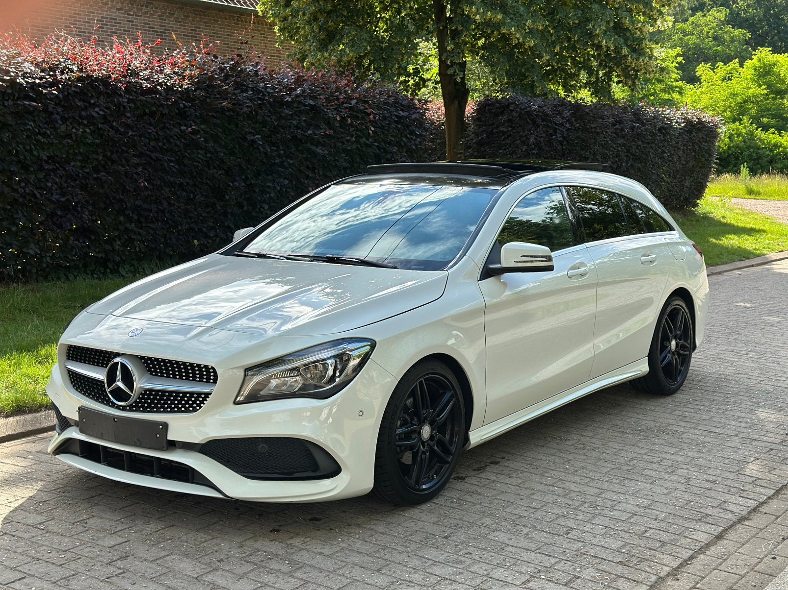 Mercedes Cla 180 shooting brake Automaat Amg line, Autos, 90 kW, Achat, Euro 6, Entretenue par le concessionnaire