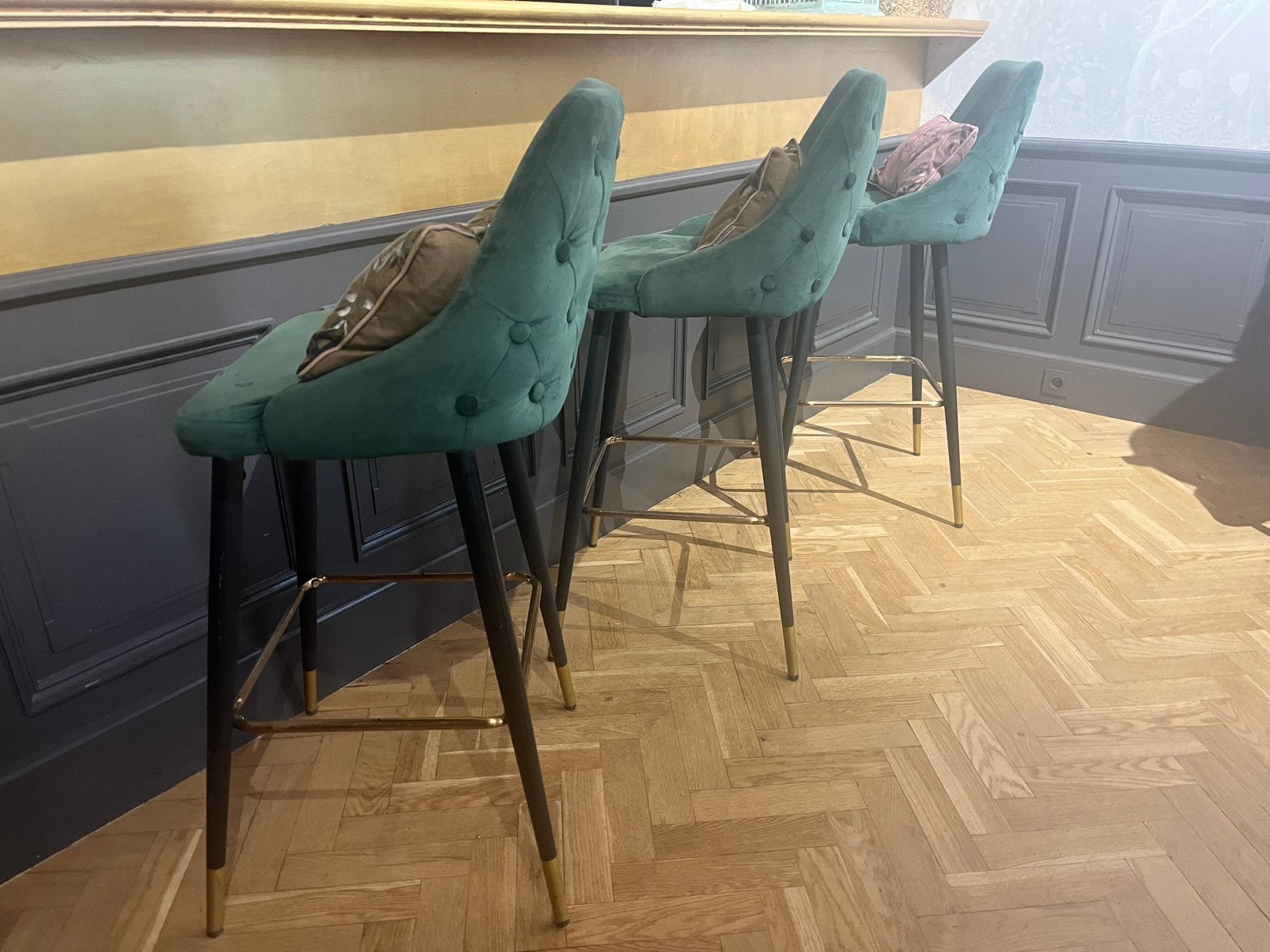3 barstoelen van Richmond, Ophalen, Gebruikt, Met voetsteun, 60 tot 90 cm