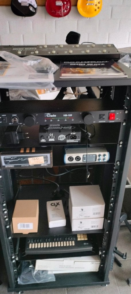 Millenium SR-2024 studio kast 19", Musique & Instruments, Enlèvement, Comme neuf