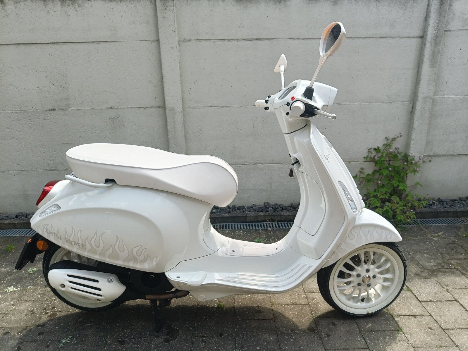 Nouvelle Vespa Sprint Justin Bieber édition limitée spéciale, Motos, Scooter, Éclairage LED, 1 cylindre, Automatique
