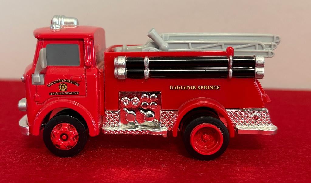 DISNEY CARS Red Fire Truck, gegoten, Ophalen of Verzenden, Nieuw, Bus of Vrachtwagen