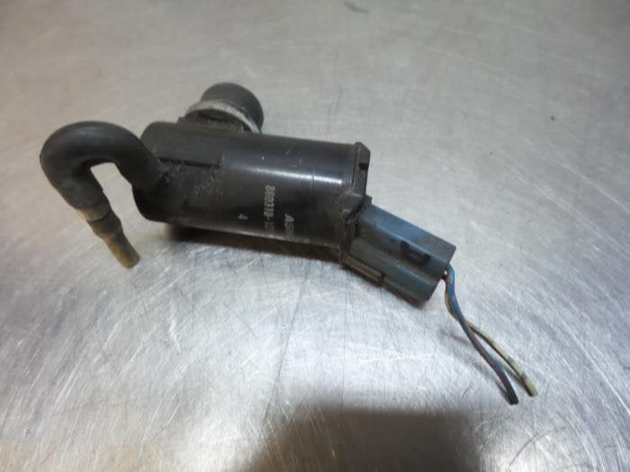 Ruitensproeierpomp voor van een Daihatsu Young RV, Auto-onderdelen, Ruiten en Toebehoren, Daihatsu, Gebruikt, 3 maanden garantie
