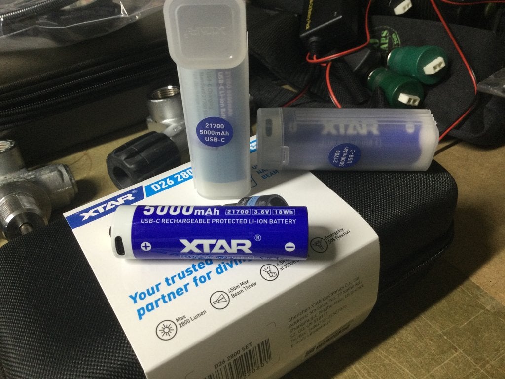 XTAR USB-C 21700 Herlaadbare 5000mAh accu - Nieuw 16,95€, Sports nautiques & Bateaux, Enlèvement ou Envoi, Neuf, Lampe de plongée