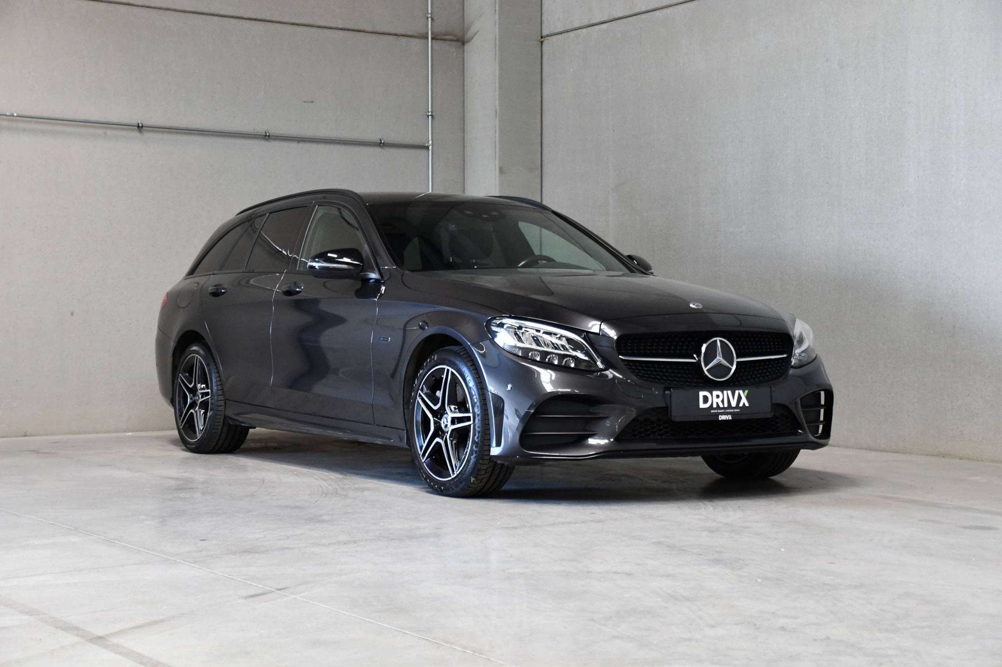 Mercedes-Benz C-Klasse 300 Estate l PHEV l Night Edition l A, Auto's, Automaat, Achterwielaandrijving, Gebruikt, Zwart