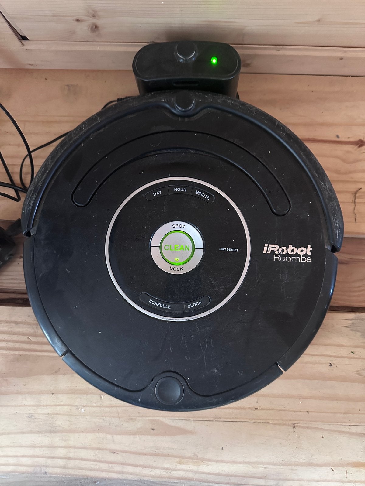 iRobot Roomba robotstofzuiger – nieuwe batterij +, Elektronische apparatuur, IRobot, Zo goed als nieuw, Robotstofzuiger, Oplaadstation