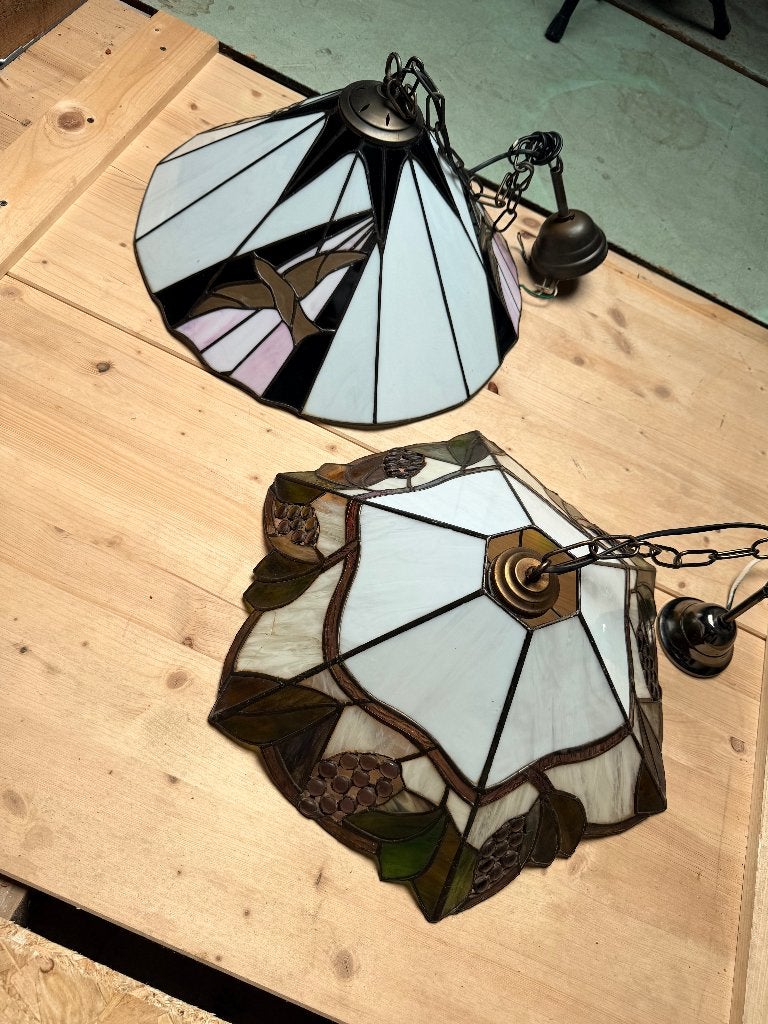 Set van 2 Tiffany glas-in-lood hanglampen +- 50cm diameter, Antiquités & Art, Antiquités | Éclairage, Enlèvement