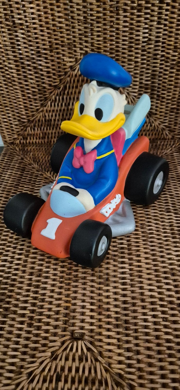 Voiture de course vintage Disney Donald Duck tirelire (Bully, Collections, Tirelires, Enlèvement