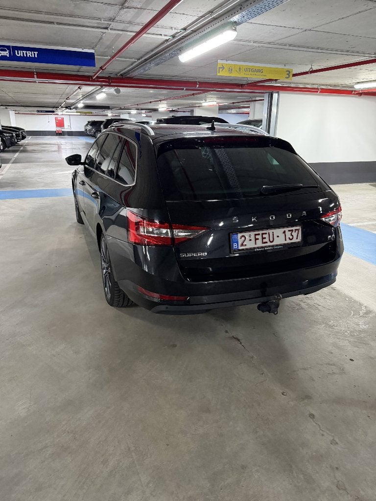 skoda superb 2021, Auto's, Automaat, Zwart, Leder, Superb
