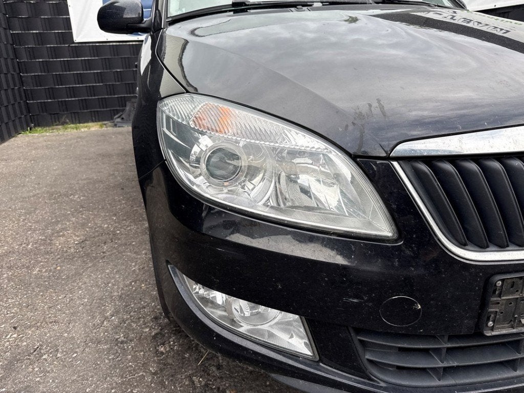 PHARE / OPTIQUE AVANT DROIT Fabia II Combi (|5J1941018D|), Utilisé, Info@skoda-auto.de, Skoda, Max-Planck-Straße  3-5
64331  Weiterstadt, DE