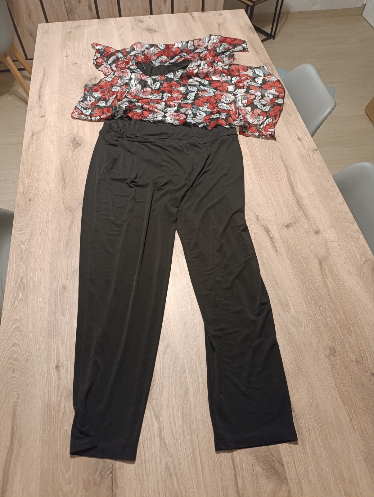 a vendre une combi avec des motifs de fleurs taille xxxL, Kleding | Dames, Ophalen