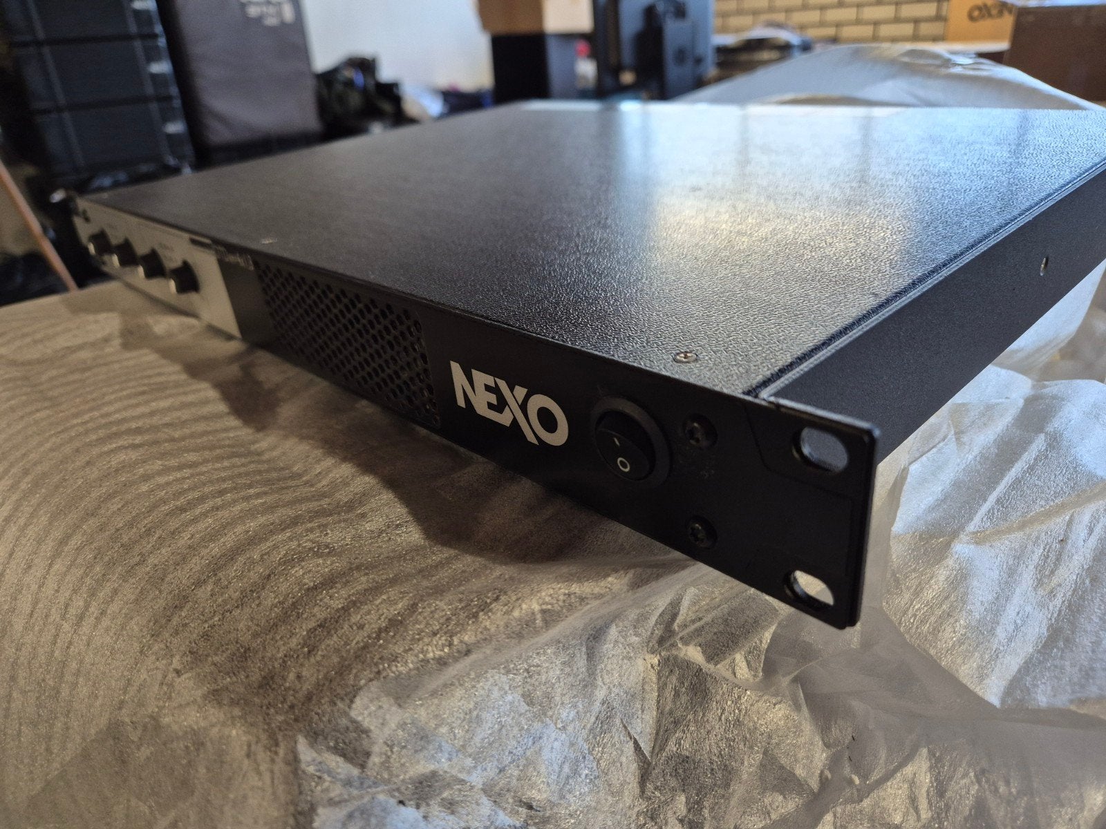 nexo dtd amp 4x1,3 powersoft m50q, TV, Hi-fi & Vidéo, Amplificateurs & Ampli-syntoniseurs, Enlèvement, Comme neuf, Autres systèmes