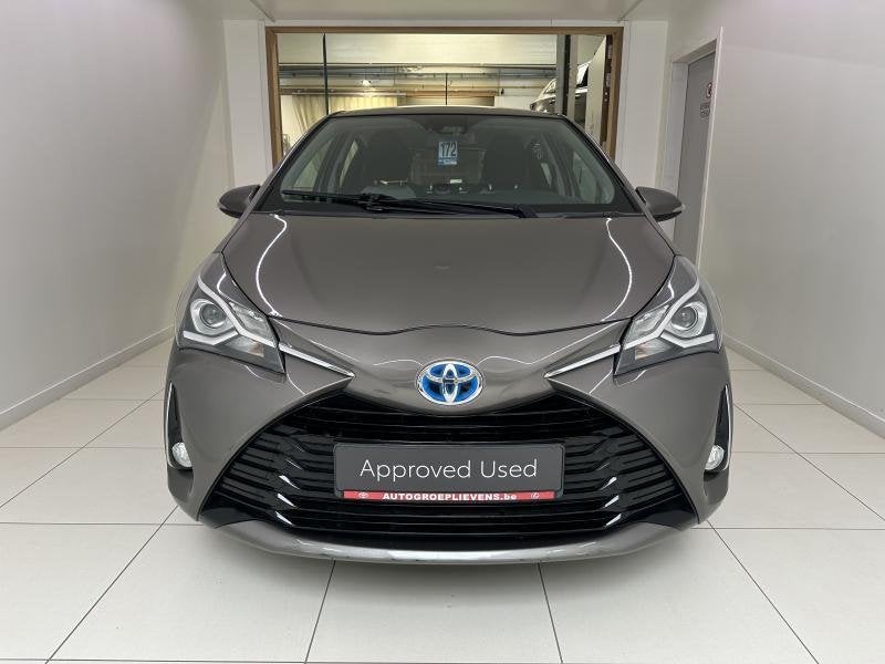 Toyota Yaris 1.5 HYB COMFORT + ICONIC PACK, Automaat, 1497 cc, Euro 6, Overige kleuren