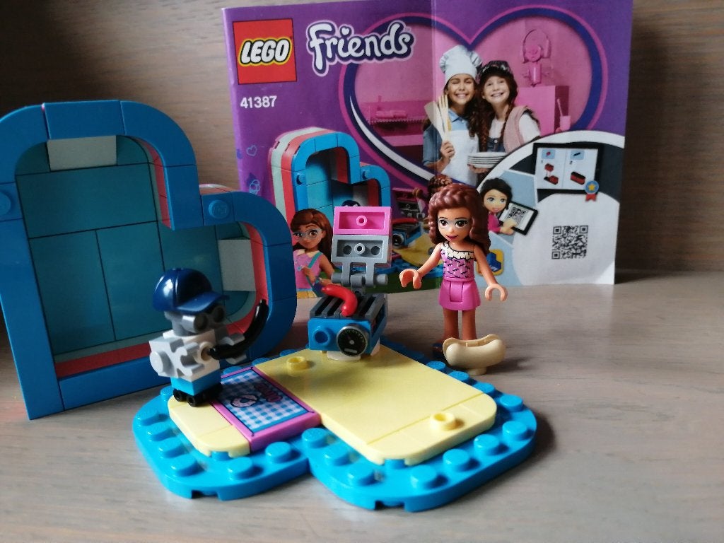 Lego Friends hartvormige doos, Olivia's BBQ, Ophalen, Zo goed als nieuw, Lego, Friends
