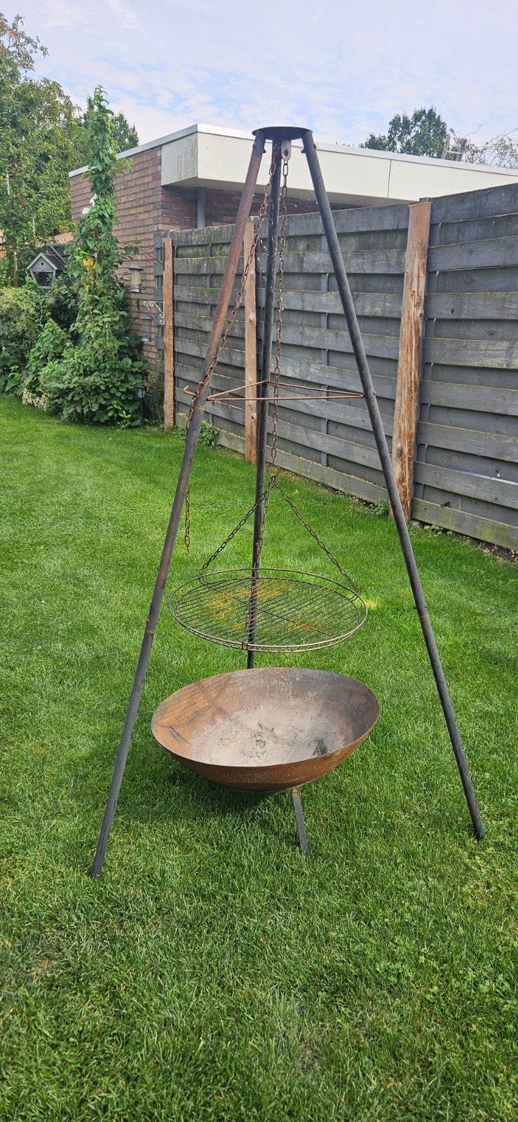 bbq driepoot met vuurschaal, Tuin en Terras, Ophalen