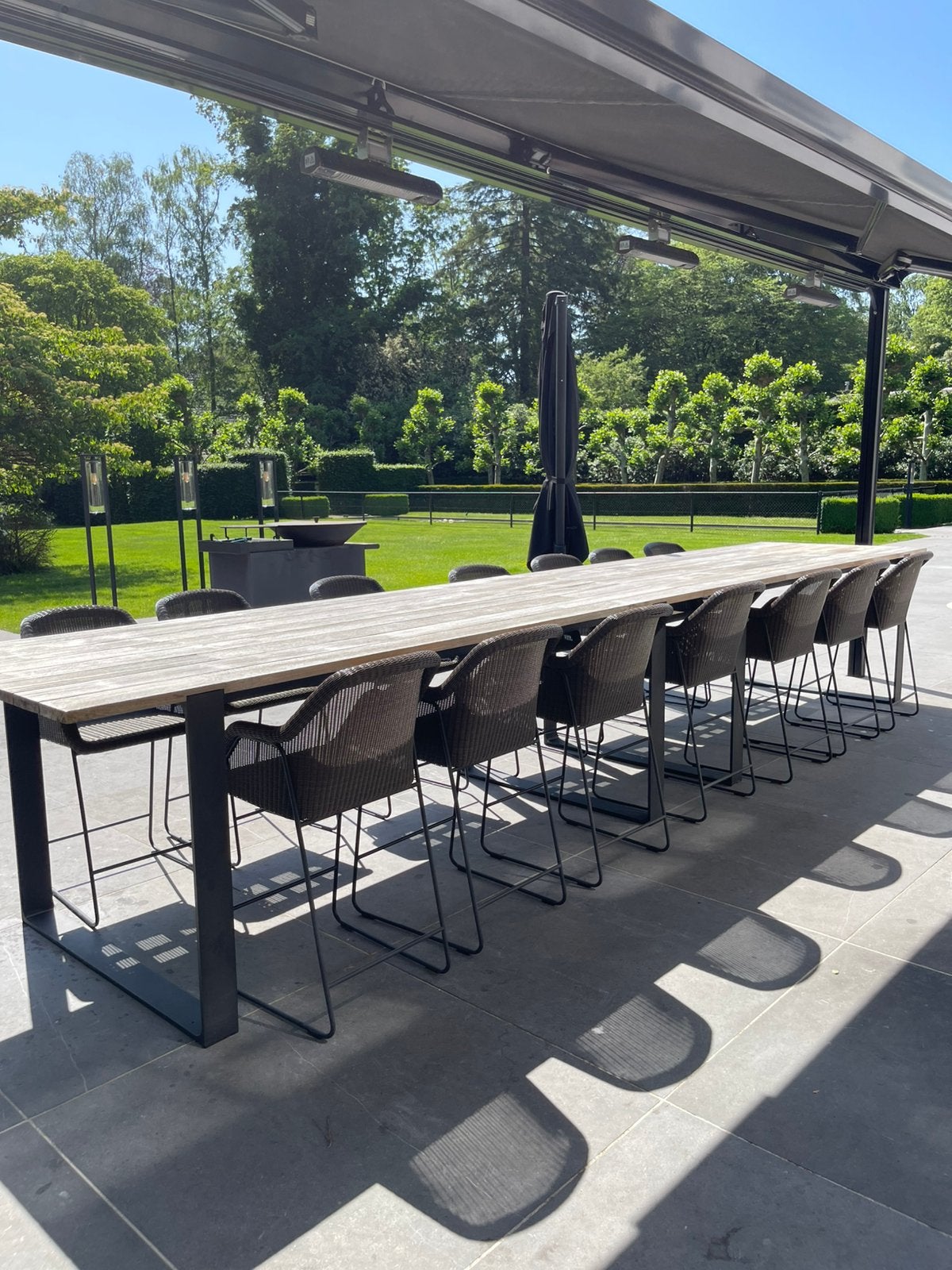 Manutti set van 2 tafels en 14 stoelen, Ophalen, Zo goed als nieuw