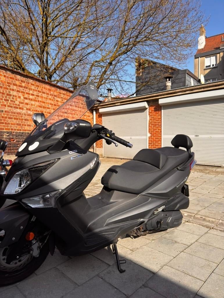 SYM Joymax / GTS 300i — 2017 — Zeer lage kilometerstand!, Fietsen en Brommers, Ophalen, Gebruikt, Overige modellen, Benzine
