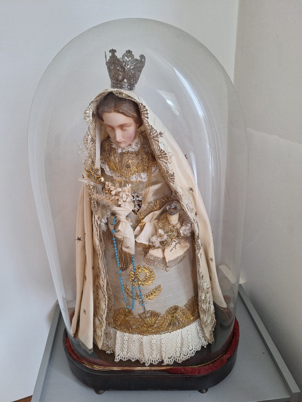 Groot beeld van Maria met Jezus, Enlèvement