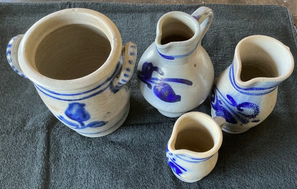 3 carafes et un grand pot en terre cuite de Cologne, Maison & Meubles, Enlèvement ou Envoi, Comme neuf, Bleu, Pierre/céramique