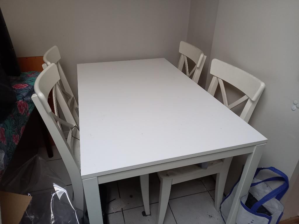 witte eettafel Melltorp IKEA, 100 à 150 cm, Quatre personnes, Comme neuf, Enlèvement