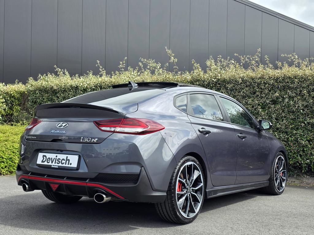 Hyundai i30 Fastback 2.0 t-gdi n performance pack 5d 202kw, Auto's, Hyundai, Gebruikt, Zwart, Alcantara, 178 g/km