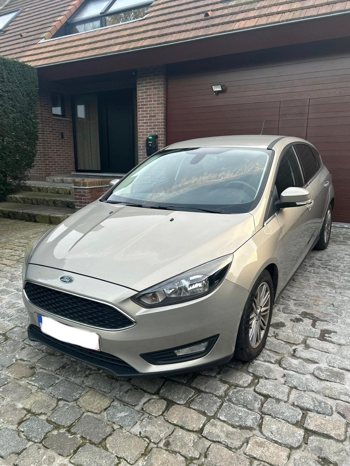 Ford Focus 1.5 TDCi SYNC Edition, Auto's, Dealer onderhouden, Stof, 4 cilinders, Beige