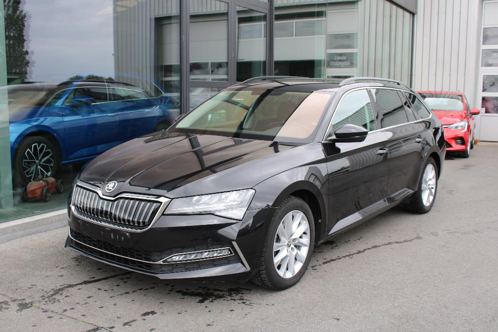 SKODA SUPERB COMBI PHEV 1.4TSI AMBIT DSG, 1395 cm³, Euro 6, Entreprise, Entretenue par le concessionnaire