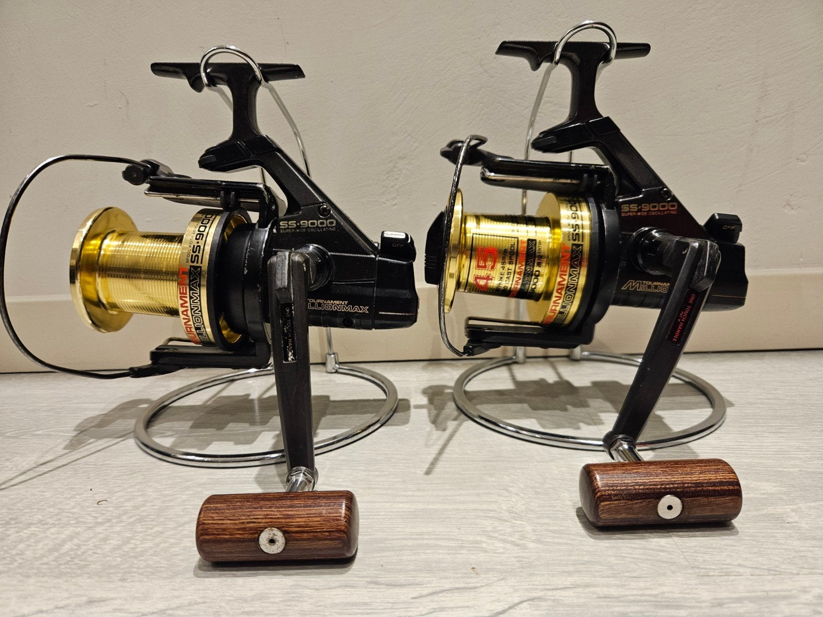 2 Daiwa Whisker Tournament SS9000, Watersport en Boten, Ophalen of Verzenden
