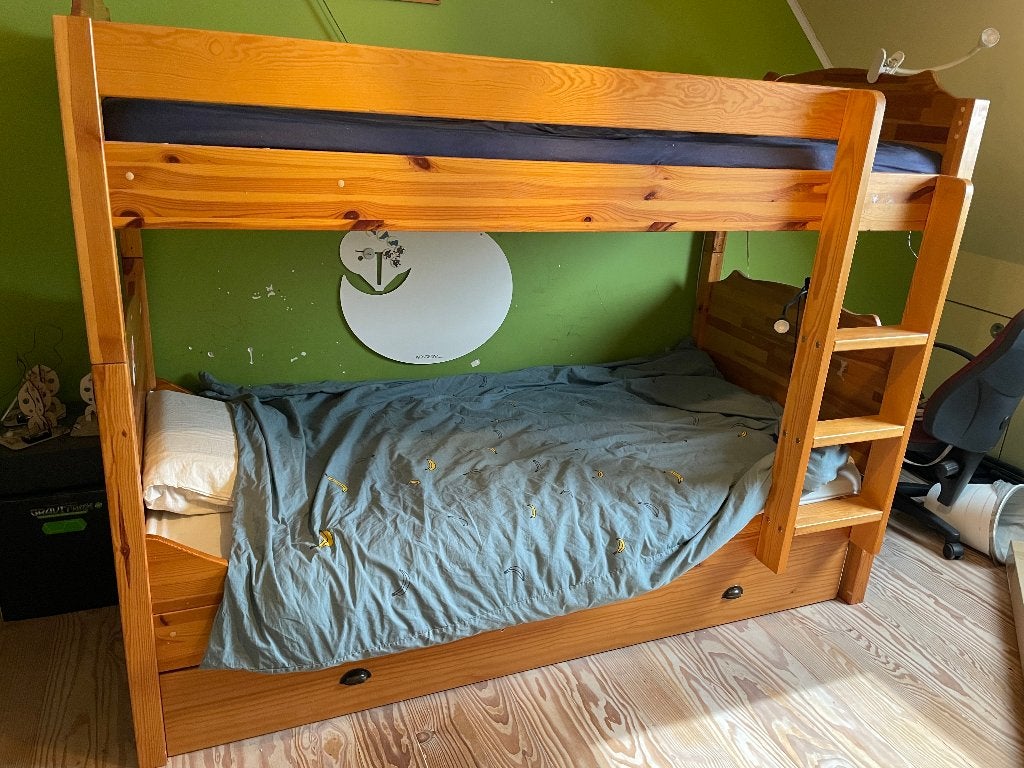 Massief houten stapelbed met bedlade, Ophalen, Gebruikt, Stapelbed