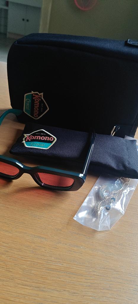 Zonnebril the jax Cristal x KOMONO pack, Verzamelen, Biermerken, Ophalen, Nieuw, Kleding, Overige merken