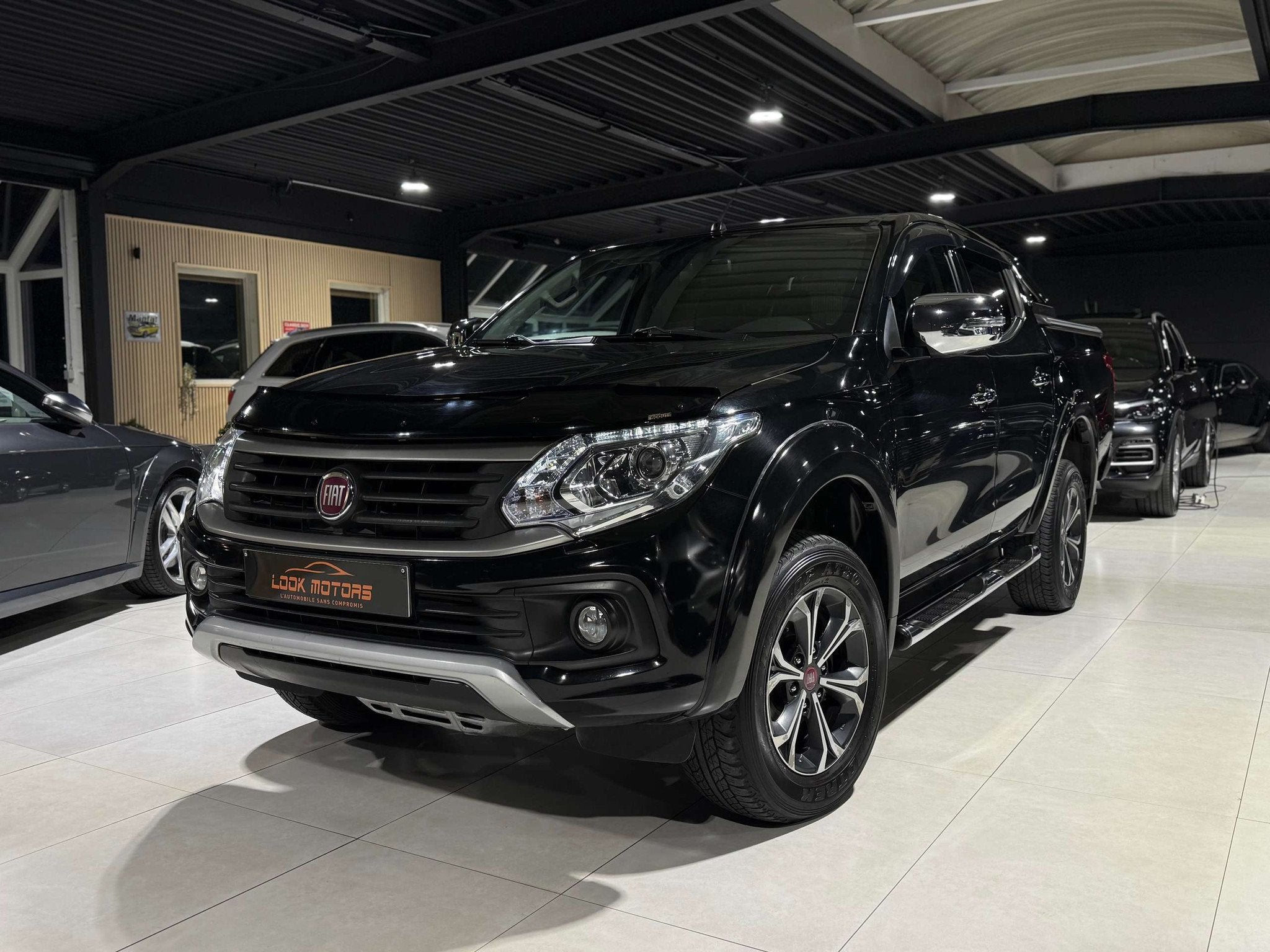 Fiat Fullback 2.4 D 4WD LX S AUTOMATIQUE GPS CAMERA CUIR FUL, Autos, Fiat, Cuir, 2442 cm³, Entreprise, Boîte manuelle