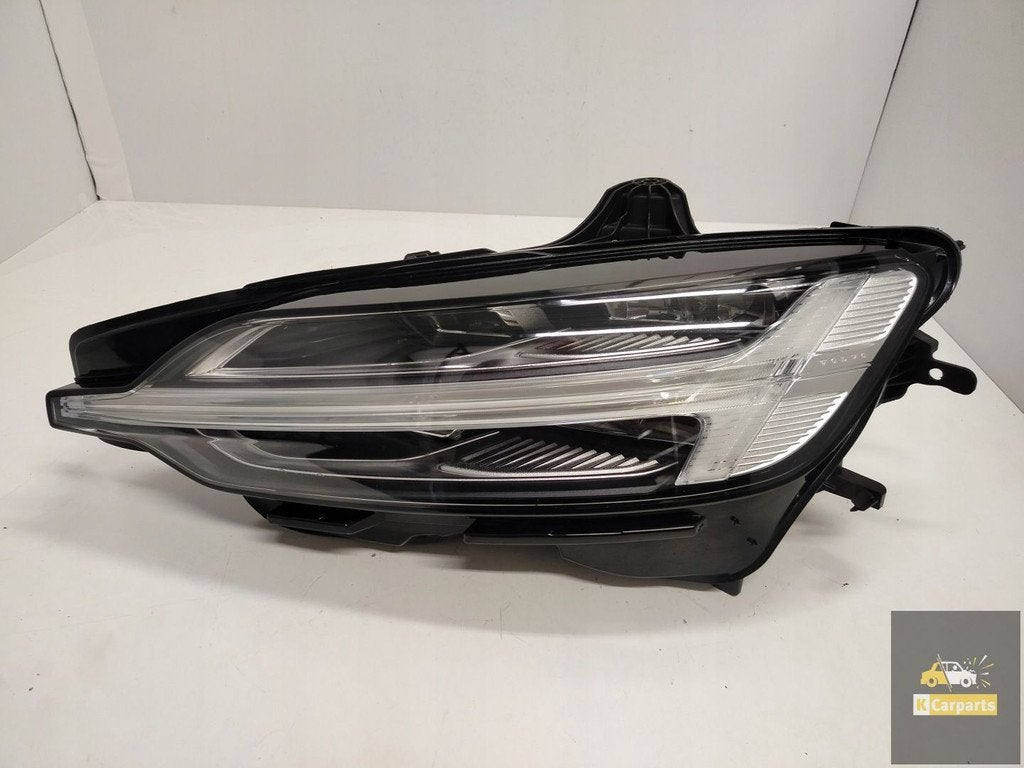 32338012, Volvo S60 V60 III MID LED-lamp links, Gebruikt, Gunnar Engellaus vag 8
405 31  Gothenburg, SE, Info@volvocars.com, Volvo