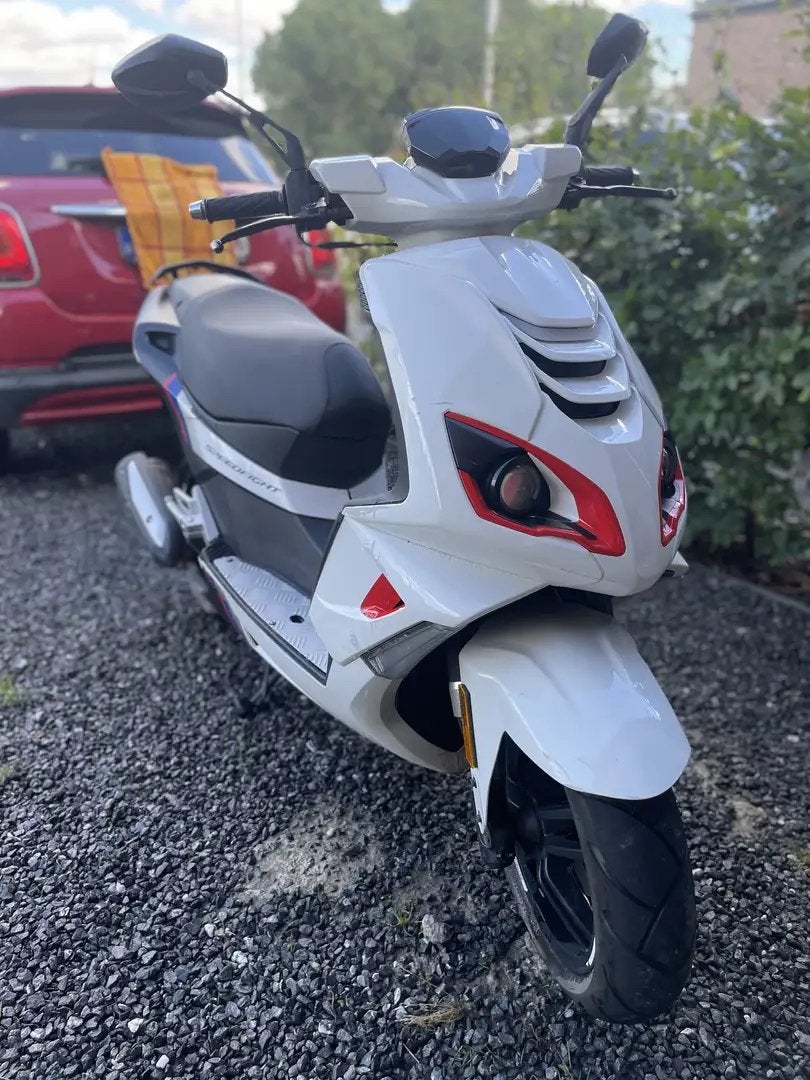 Brommer/scooter gezocht met papieren onder 200€, Enlèvement ou Envoi, Comme neuf