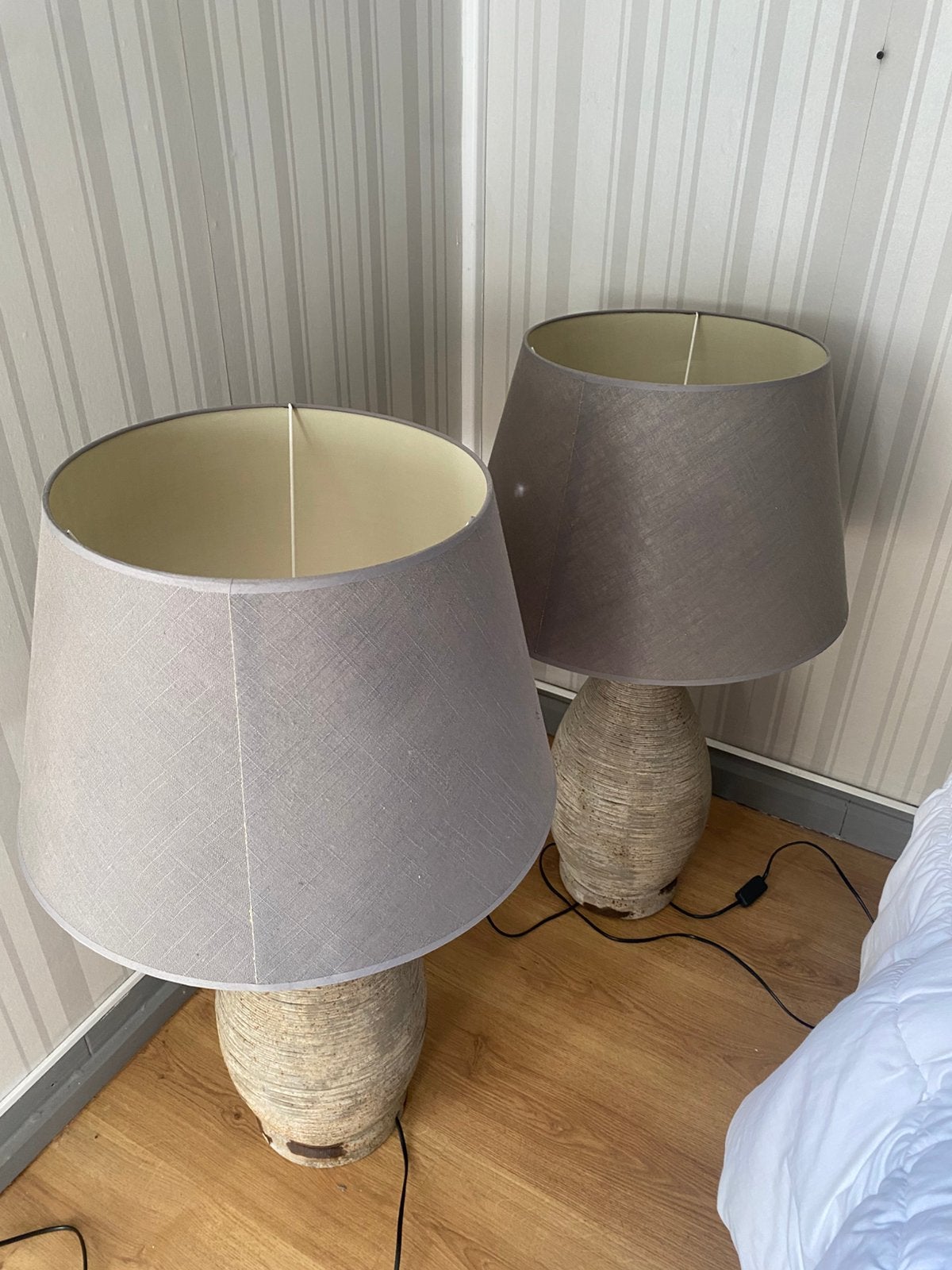 Luxe set van 2 Landelijke Tafellampen – Robuuste voet, Huis en Inrichting, Lampen | Lampenkappen, Ophalen, Zo goed als nieuw