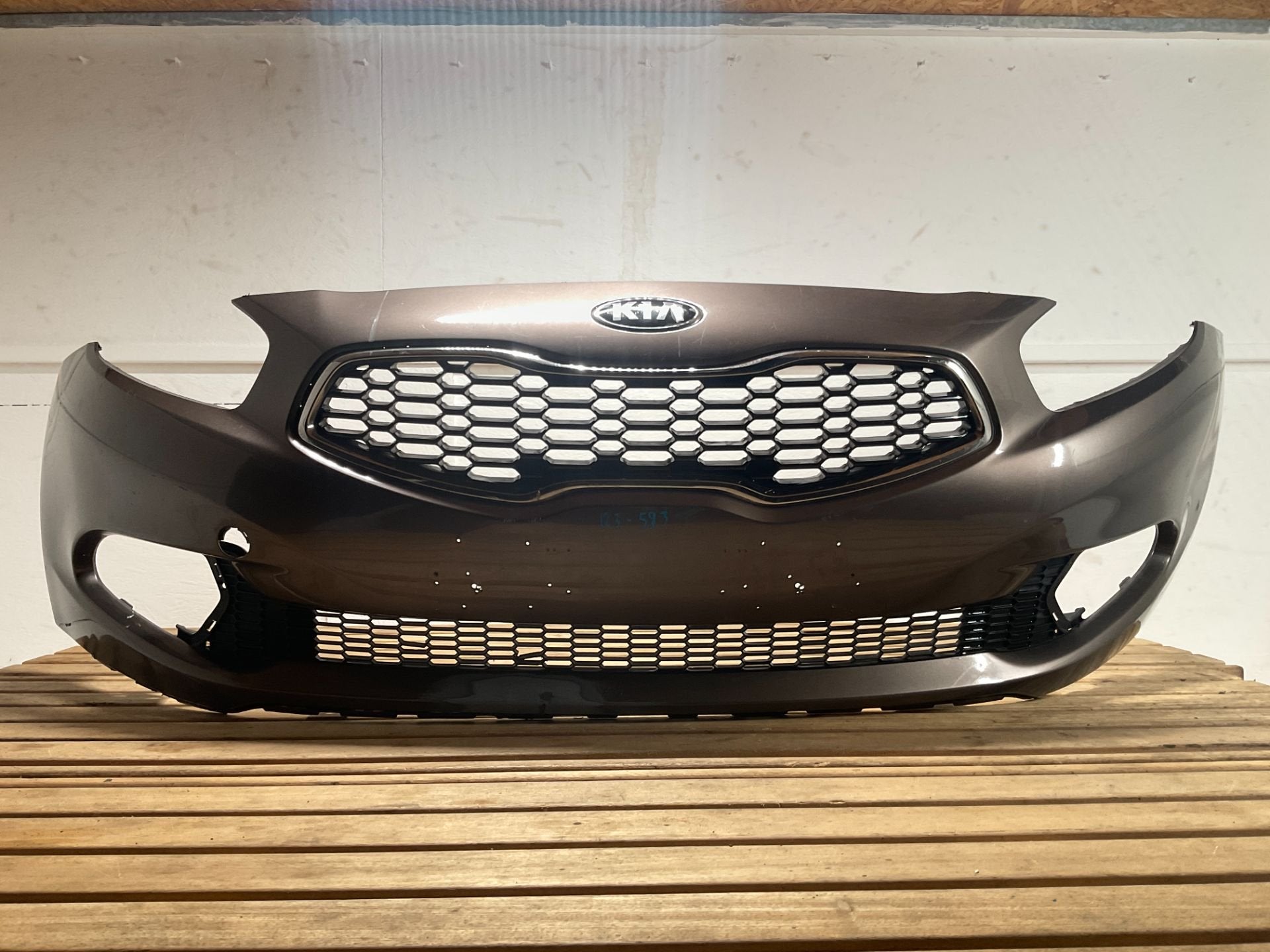 Bumper Kia ceed 86511A2000 Voorbumper R3-593, Heolleung-ro 12
06797  Seoul, Bumper, Info@kia.com, Kia Corporation